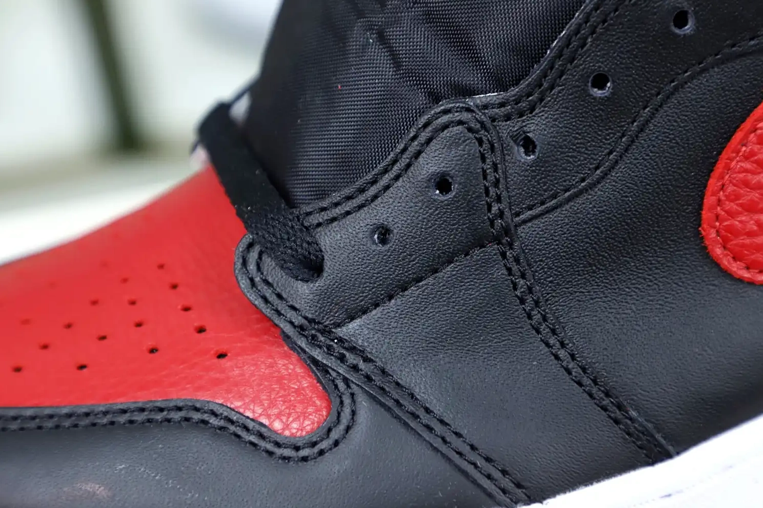 'BRED' HIGH Kimikick RETRO 1 AIR OG JORDAN 0519